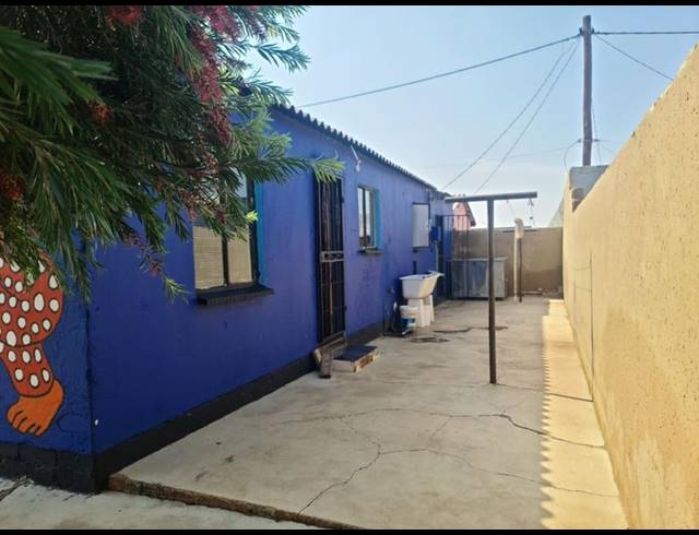 3 BEDROOM HOUSE FOR SALE IN PALM SPRINGS